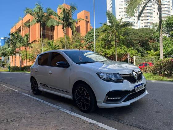 RENAULT SANDERO 2.0 16V HI-FLEX RS MANUAL RENAULT SANDERO 2.0 16V HI-FLEX RS MANUAL
